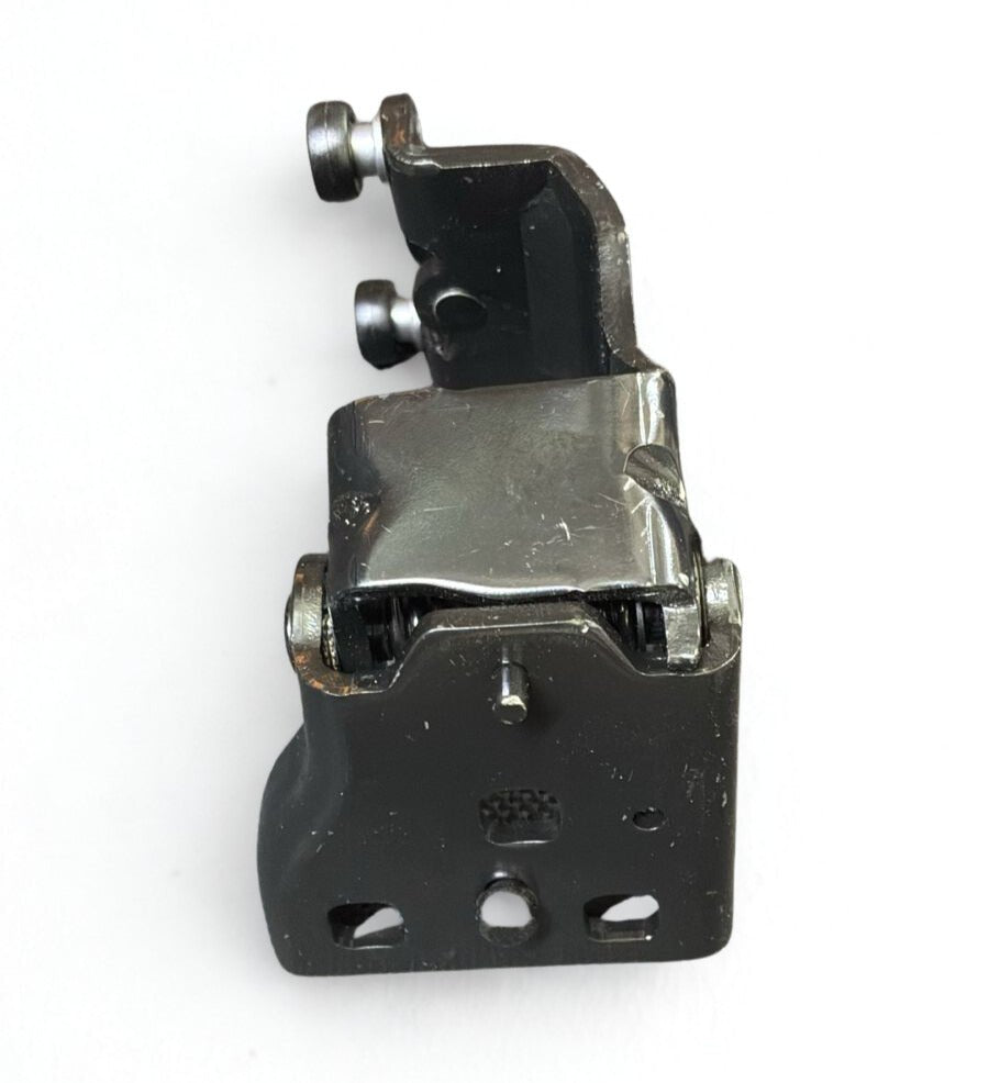 SOPORTE PUERTA RH CENTRAL CORREDERA HYUNDAI H1 08 - Repuestos BYC SPA - BYC - 83940 - 4H000 OR