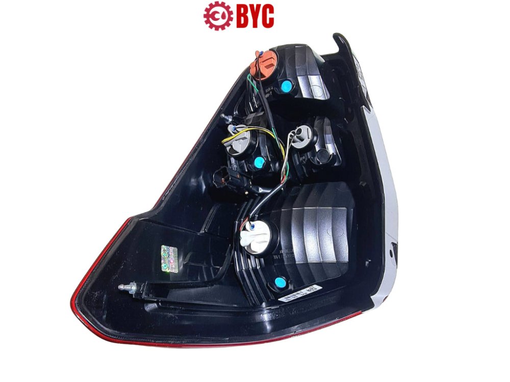 Farol trasero izquierdo Grand Musso 4x4 y 4x2 2.2 2018-2023 - Repuestos BYC SPA - SSANGYONG - 8360138001 8360138010OR