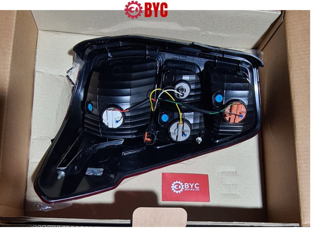 Farol trasero derecho SsangYong Grand Musso 2.2 2018-2023 - Repuestos BYC SPA - SSANGYONG - 8360238001 8360238010OR